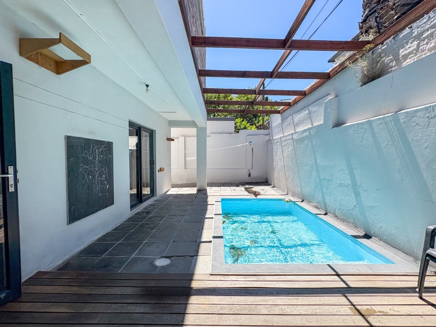 3 Bedroom Property for Sale in Vredehoek Western Cape